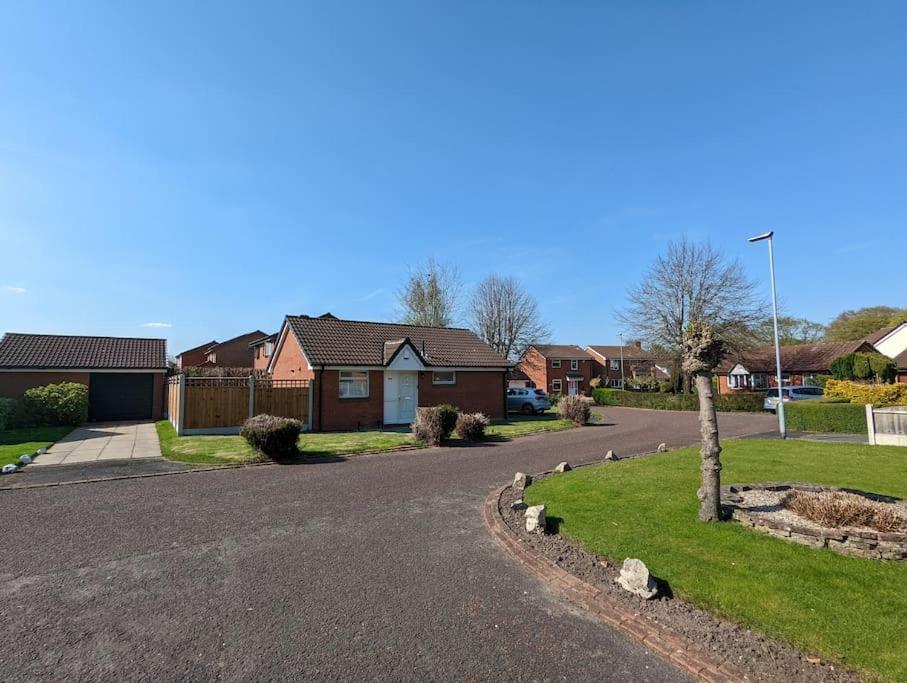 The Kilsyth,Detached Bungalow Warrington Exteriér fotografie